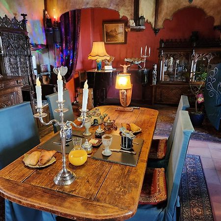 La Chaumiere Magique Des Elfes Et Ses Enigmes Bed and Breakfast Servas  Exteriör bild